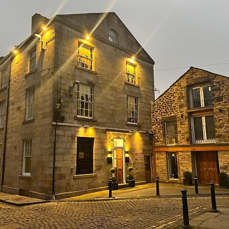 Sun Street Aparthotel Lancaster Bagian luar foto