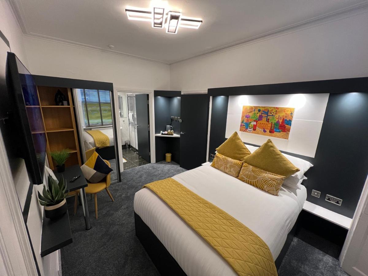 Sun Street Aparthotel Lancaster Bagian luar foto
