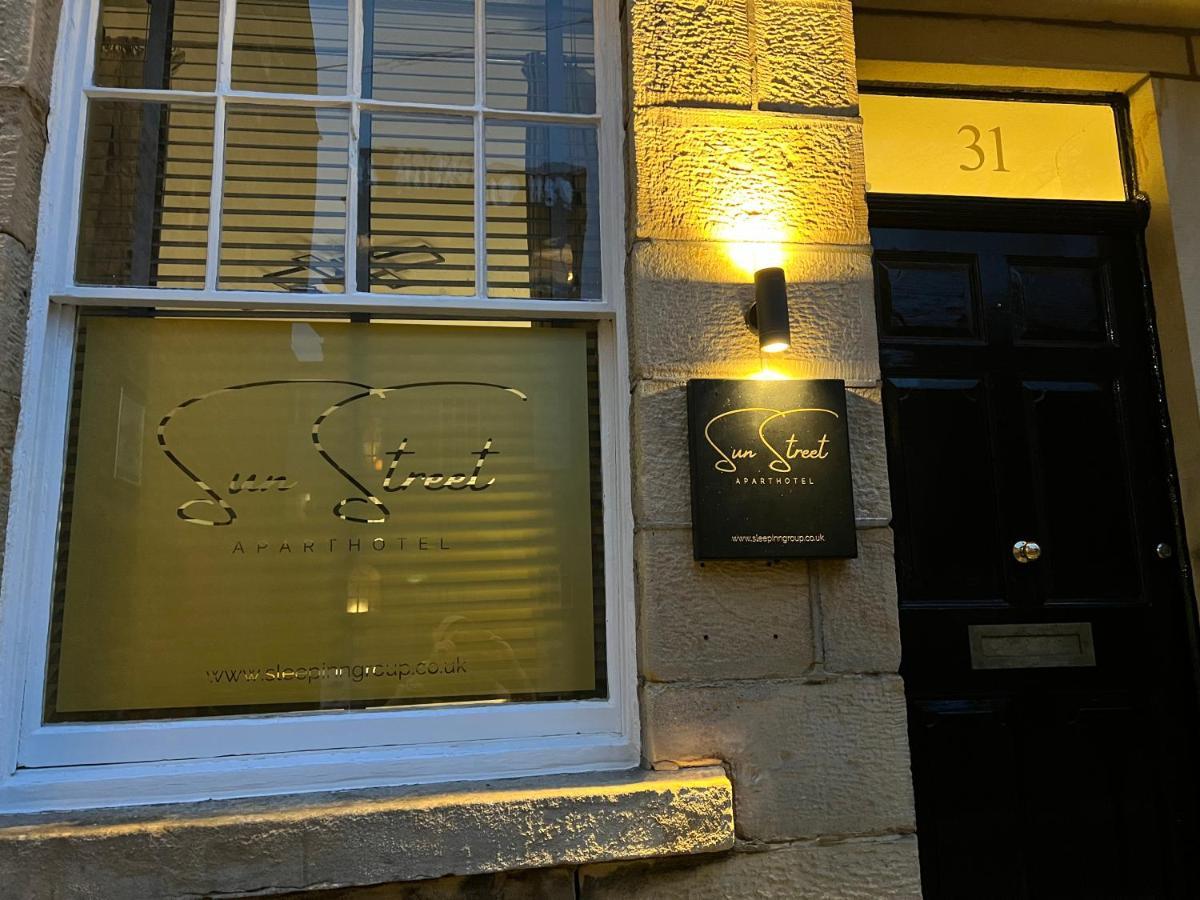 Sun Street Aparthotel Lancaster Bagian luar foto