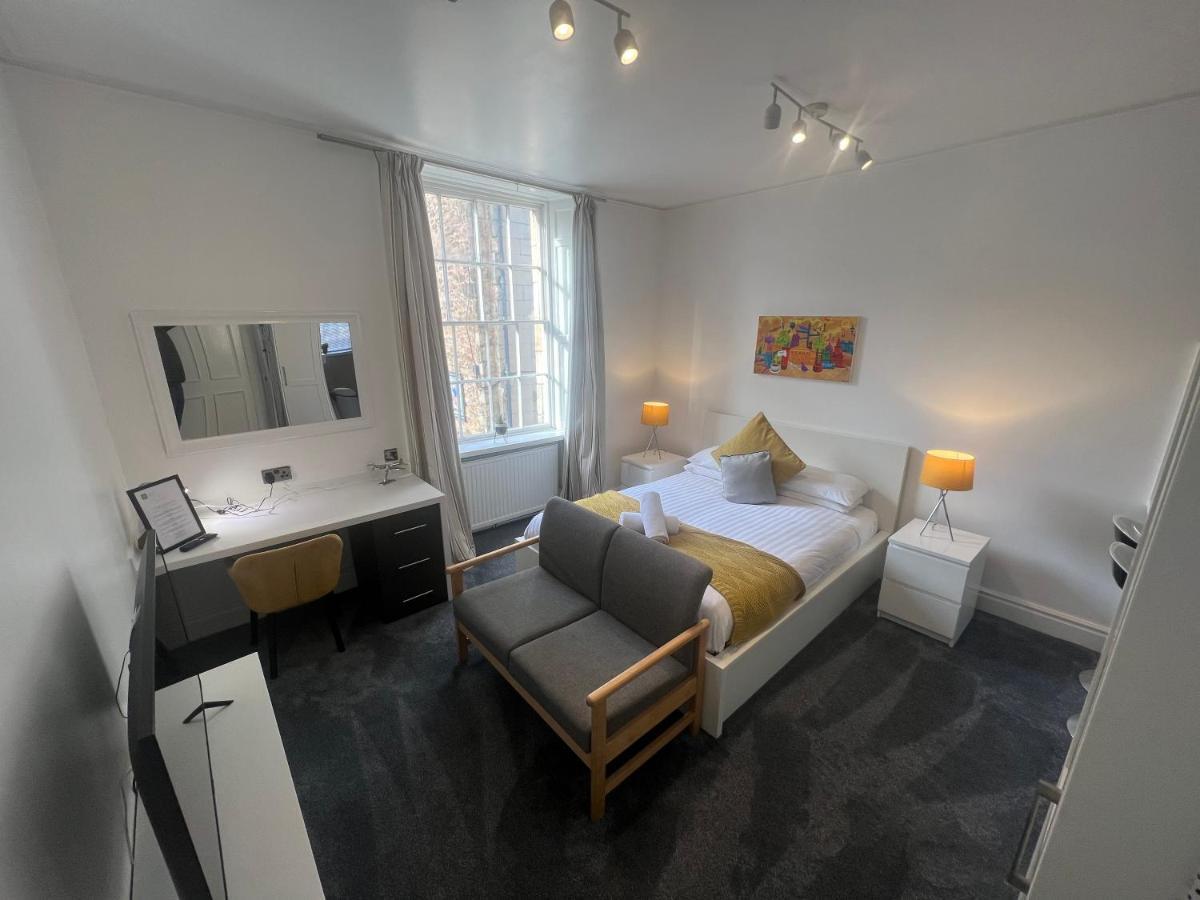 Sun Street Aparthotel Lancaster Bagian luar foto