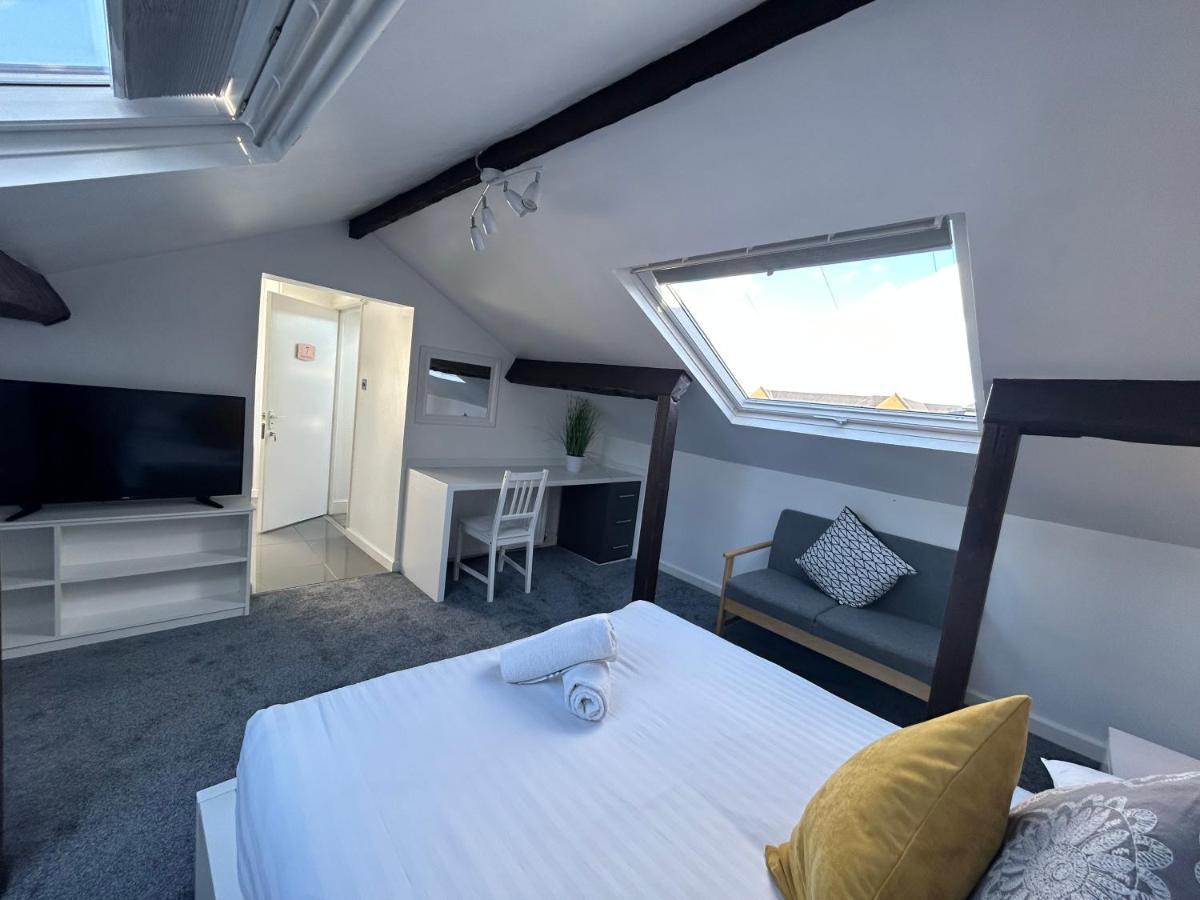 Sun Street Aparthotel Lancaster Bagian luar foto